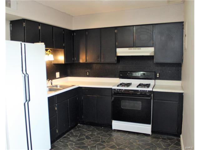 3339 Elm, St Charles, MO 63301