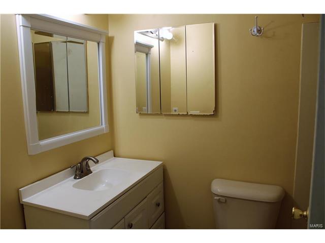 3339 Elm, St Charles, MO 63301