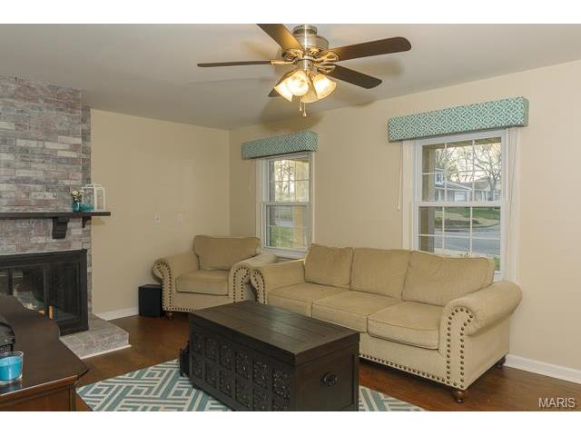1013 Wilmington, St Charles, MO 63301