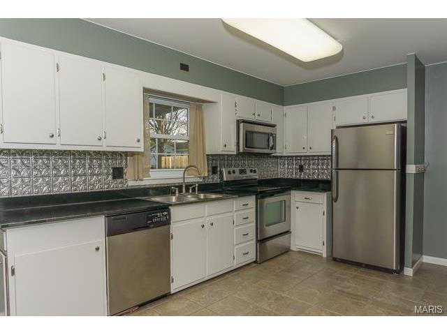 1013 Wilmington, St Charles, MO 63301