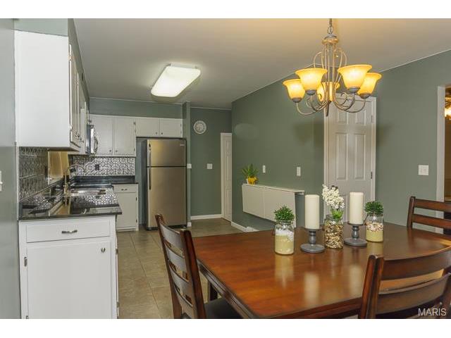 1013 Wilmington, St Charles, MO 63301
