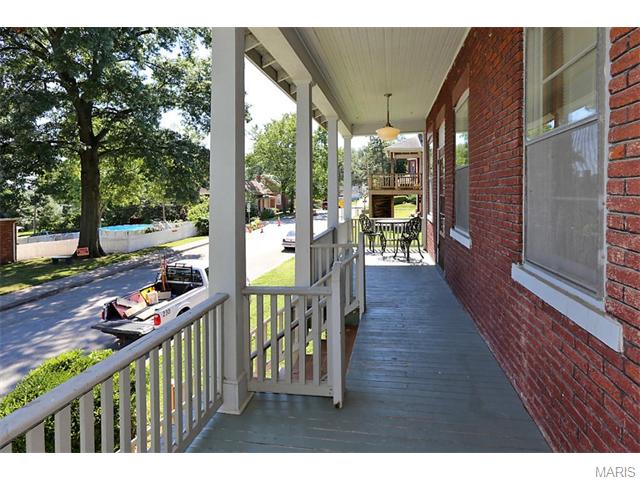 1015 North 4th, St Charles, MO 63301