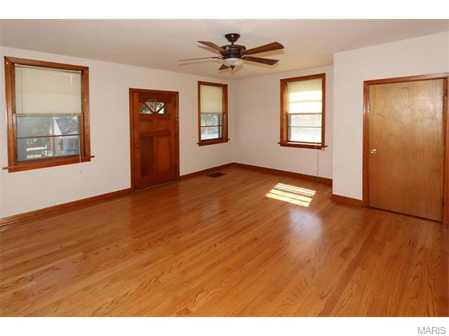 1015 North 4th, St Charles, MO 63301
