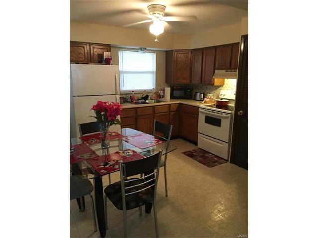 427 South Pam Avenue, St Charles, MO 63301