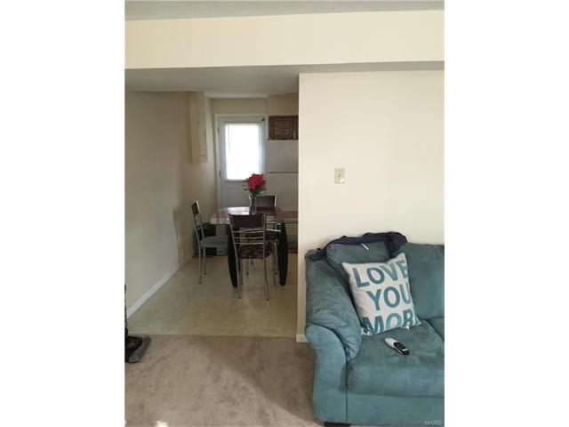 427 South Pam Avenue, St Charles, MO 63301