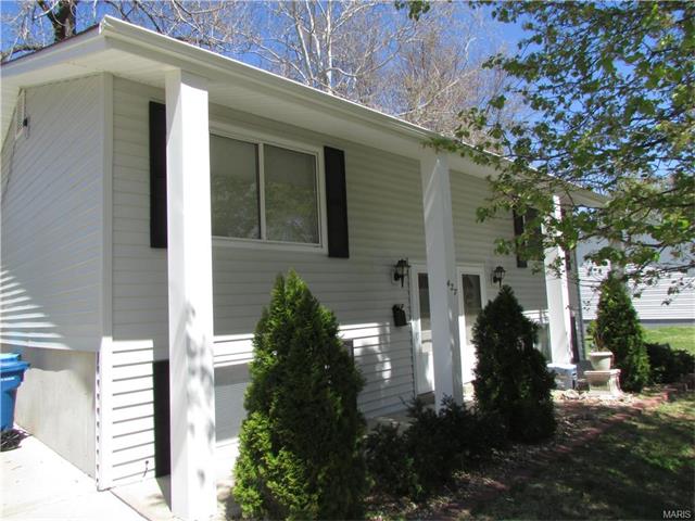 427 South Pam Avenue, St Charles, MO 63301