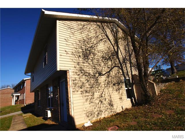 50 Gary Court, St Charles, MO 63301