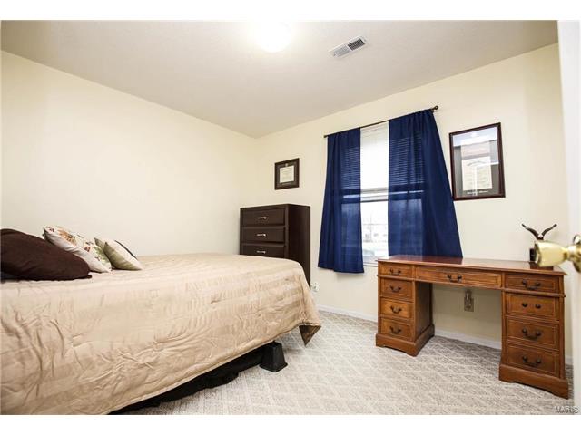 1600 Summergate, St Peters, MO 63303