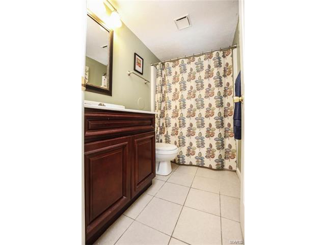 1600 Summergate, St Peters, MO 63303