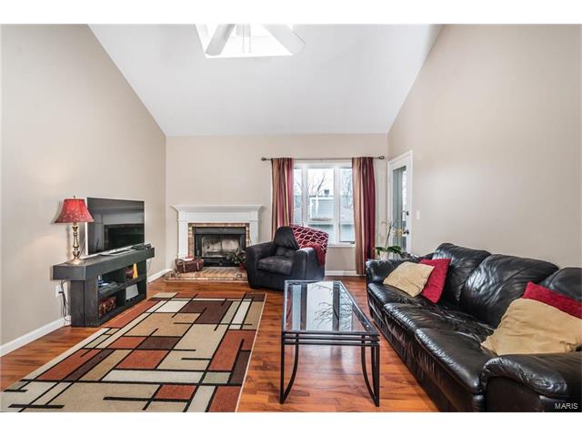 116 King Drive, St Charles, MO 63303
