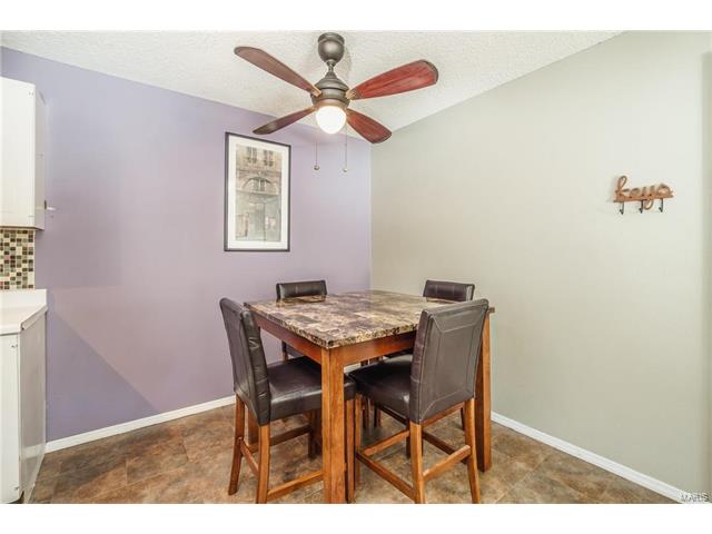 1472 Hawks Nest, St Charles, MO 63303