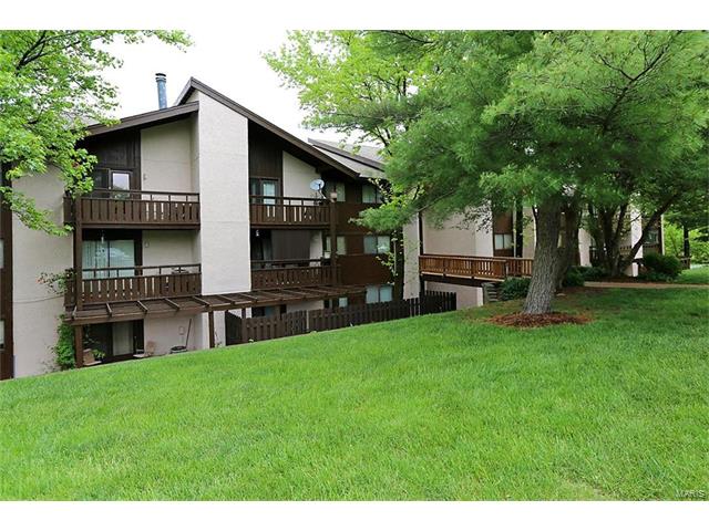 1400 Heritage Landing, St Charles, MO 63303