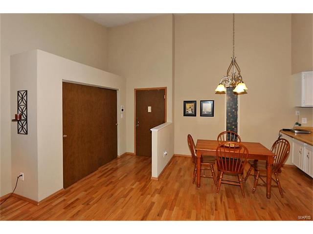1400 Heritage Landing, St Charles, MO 63303