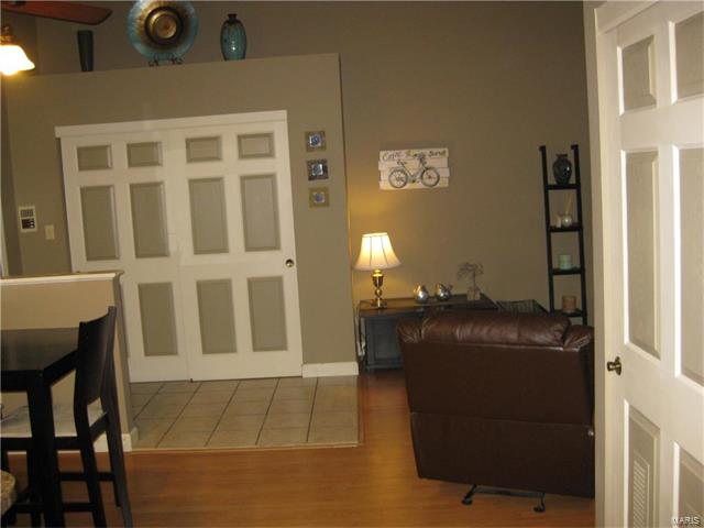 1380 Heritage Landing, St Charles, MO 63303