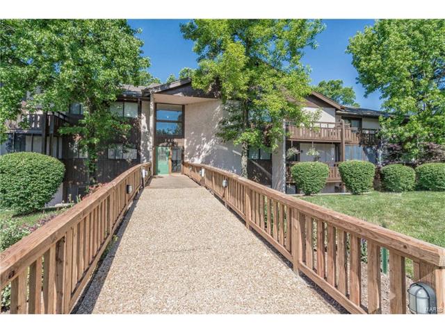 1410 Heritage Landing, St Charles, MO 63303