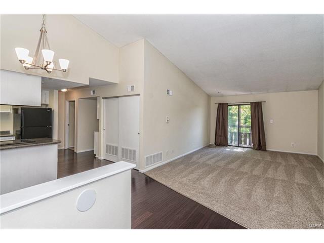 1410 Heritage Landing, St Charles, MO 63303