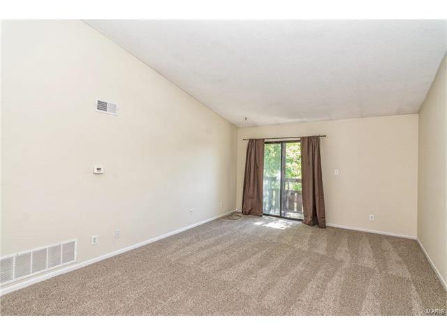 1410 Heritage Landing, St Charles, MO 63303