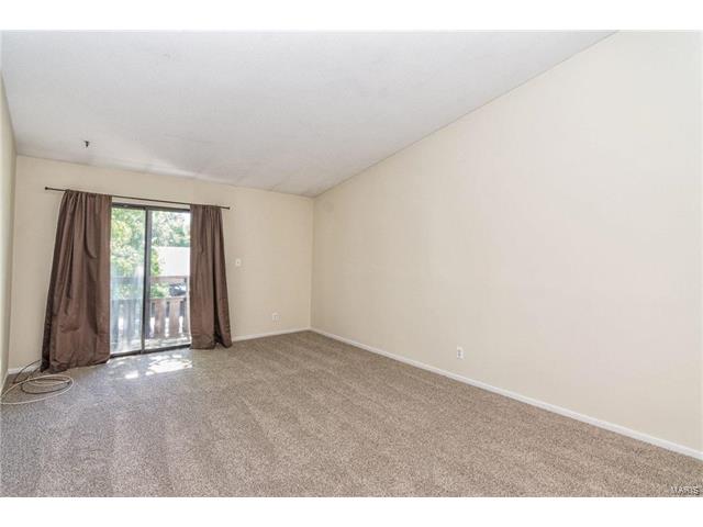1410 Heritage Landing, St Charles, MO 63303