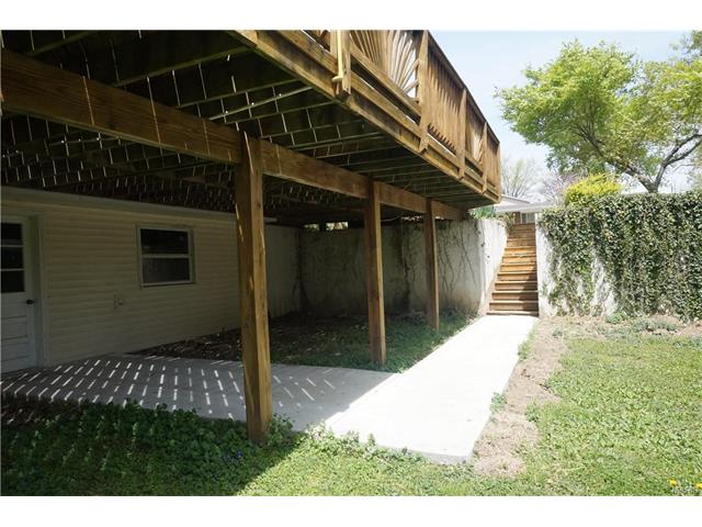 1604 Lincoln Drive, St Charles, MO 63303