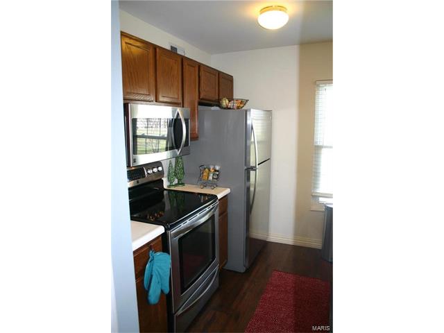 1504 Surrey Lane, St Peters, MO 63304
