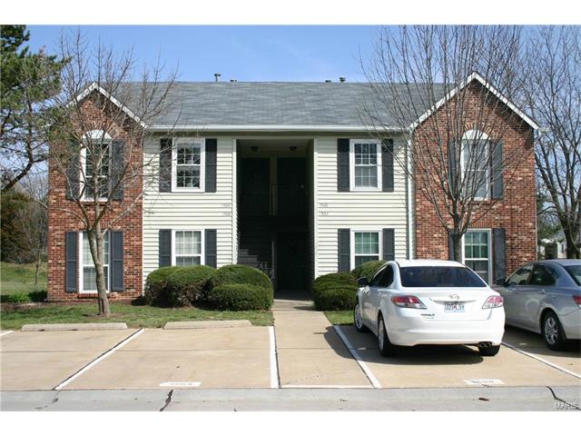 1504 Surrey Lane, St Peters, MO 63304