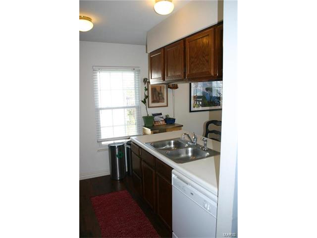 1504 Surrey Lane, St Peters, MO 63304
