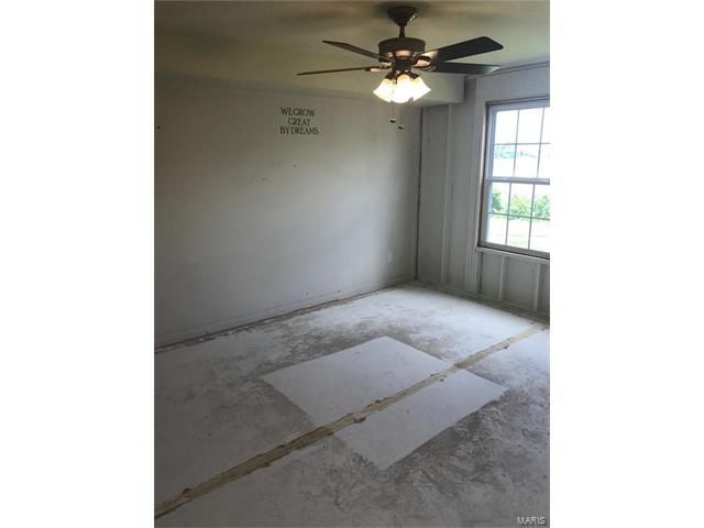 1321 Piedmont, St Peters, MO 63304