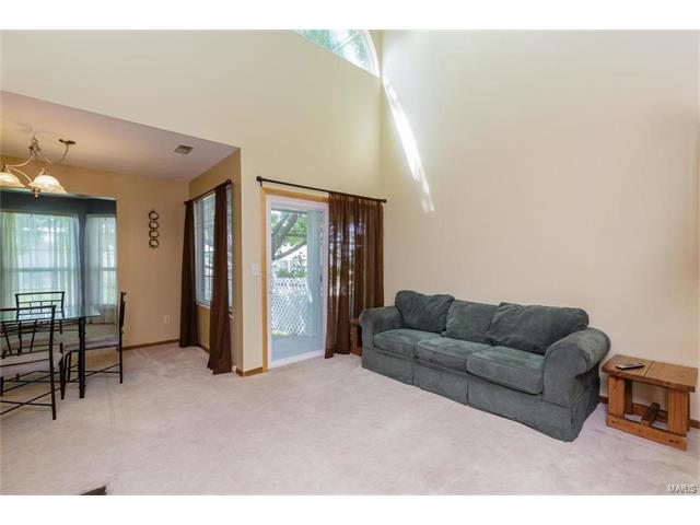 133 Old Buggy, St Peters, MO 63304