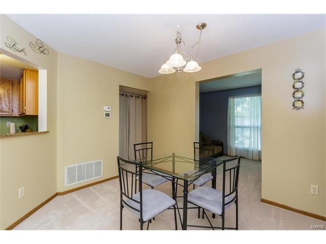 133 Old Buggy, St Peters, MO 63304