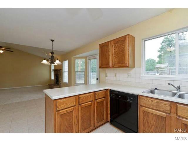 4084 Ramona Lane, St Charles, MO 63304