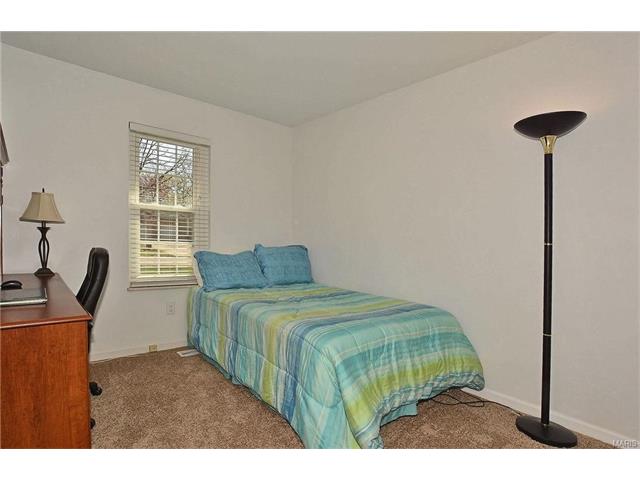 9 Donald Drive, St Charles, MO 63304