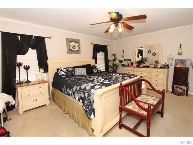 11 Running Waters Court, St Charles, MO 63304