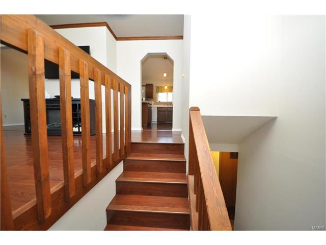 941 Guildford Court, St Charles, MO 63304