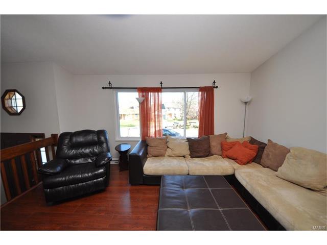 941 Guildford Court, St Charles, MO 63304