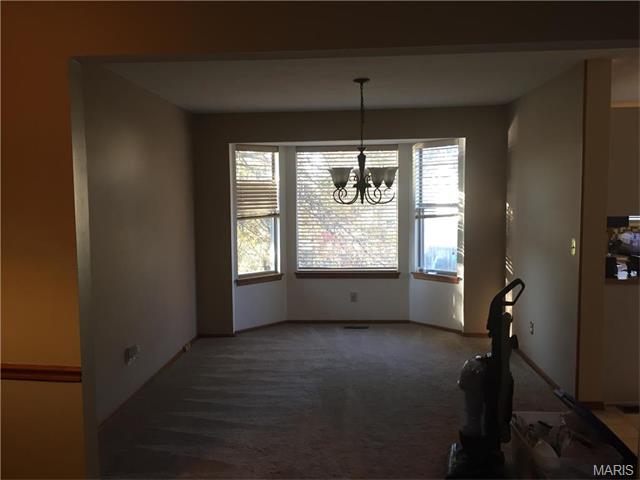 120 Walnut Hill Drive, St Charles, United States 63304
