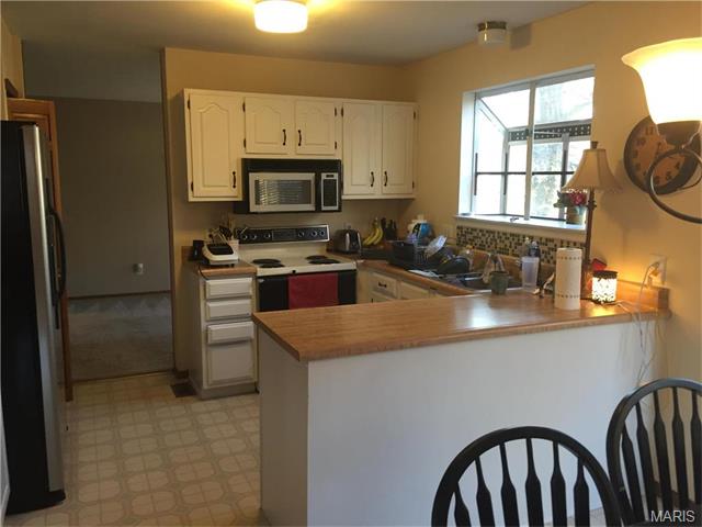 120 Walnut Hill Drive, St Charles, United States 63304