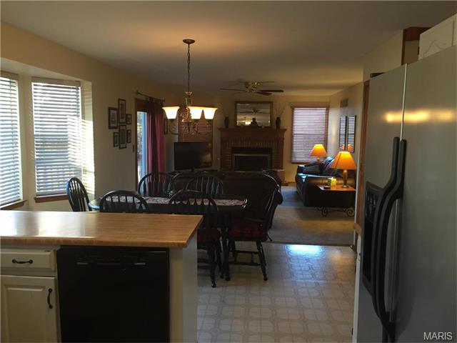 120 Walnut Hill Drive, St Charles, United States 63304