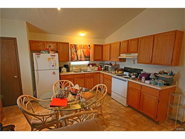 605 West Lee, Bowling Green, MO 63334