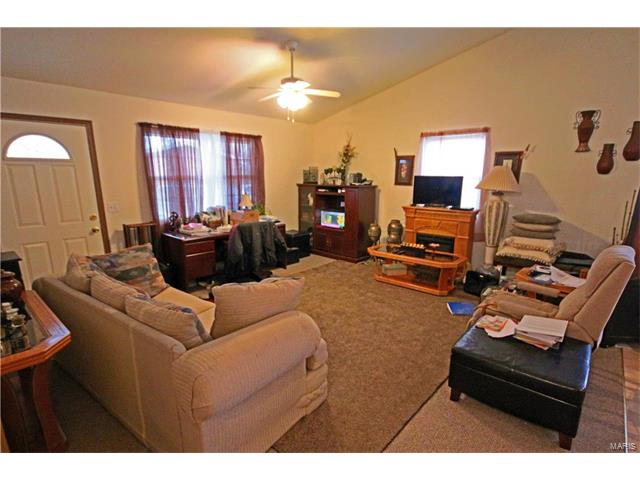 605 West Lee, Bowling Green, MO 63334