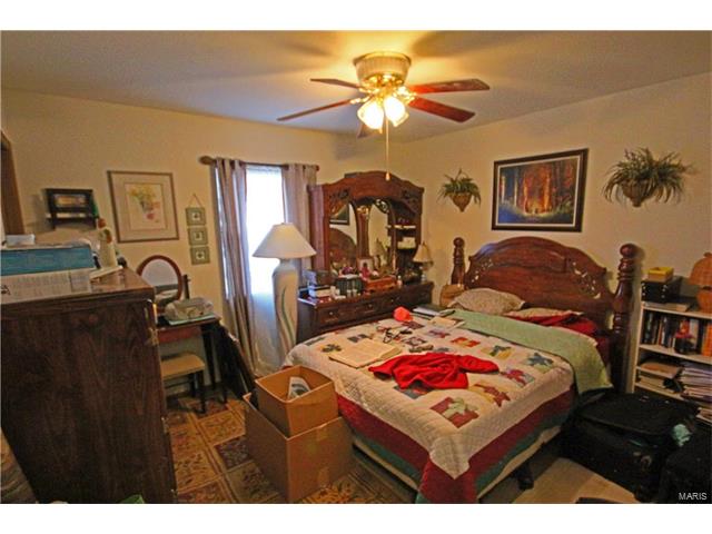605 West Lee, Bowling Green, MO 63334