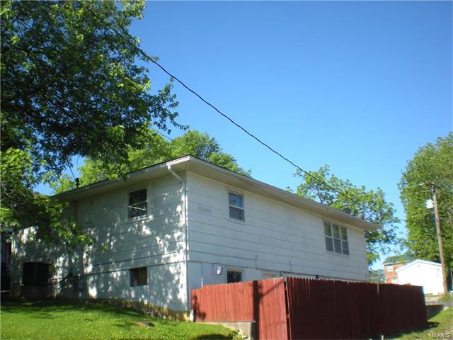 120 North St. Charles, Bowling Green, MO 63334