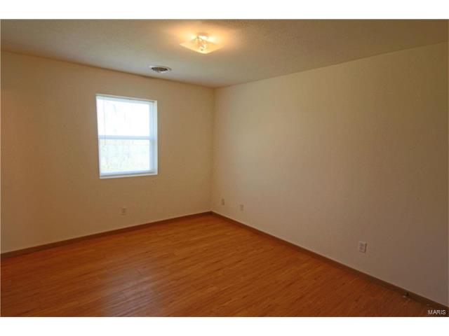 1717 West Centennial Avenue, Bowling Green, MO 63334