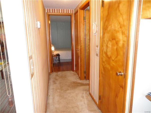 208 East Champ Clark Dr, Bowling Green, MO 63334