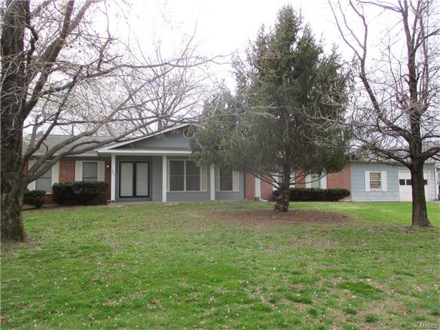 207 Horse Shoe Lane, Elsberry, MO 63343