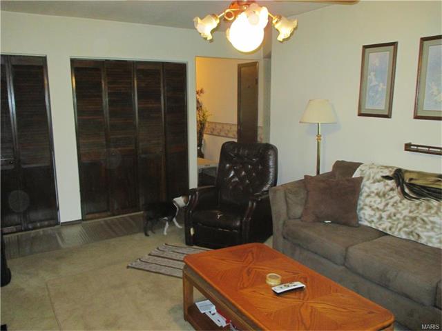 207 Horse Shoe Lane, Elsberry, MO 63343