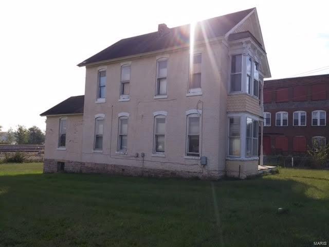 520 South Main Street, Louisiana, MO 63353