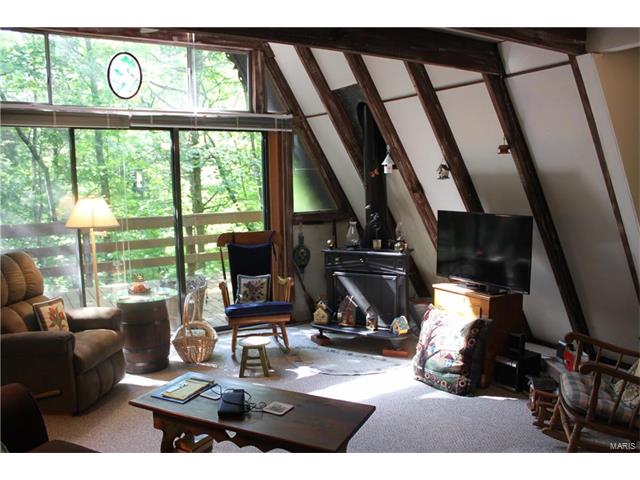 16 Innsbruck & 133 Grenoble, Marthasville, MO 63357
