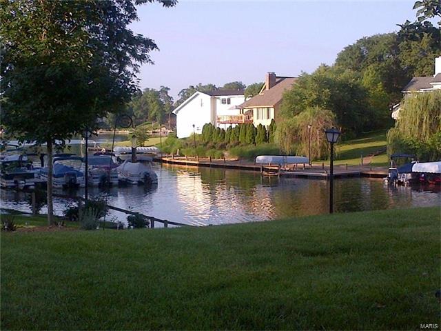 62 Breezy Knoll, Lake St Louis, MO 63367
