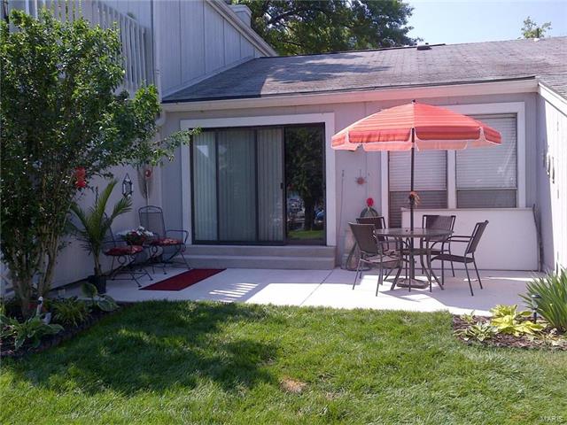 62 Breezy Knoll, Lake St Louis, MO 63367