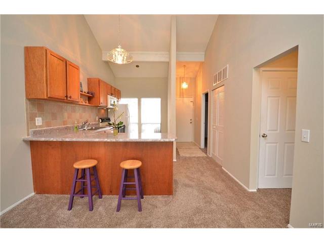 62 Breezy Knoll, Lake St Louis, MO 63367